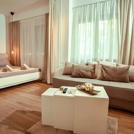Michurin - Free Parking - Near Bus & Train Station Skopje